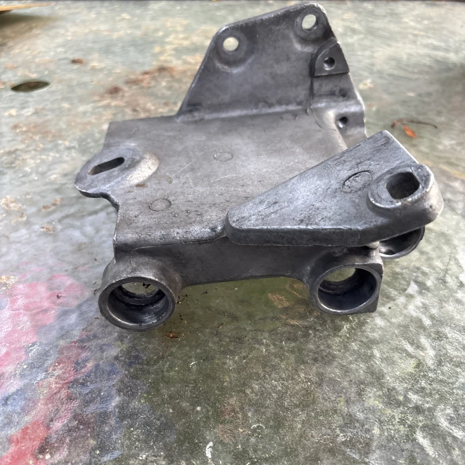 Dodge Rampage 1983 alternador/soporte de aire acondicionado Foto 3 de 3