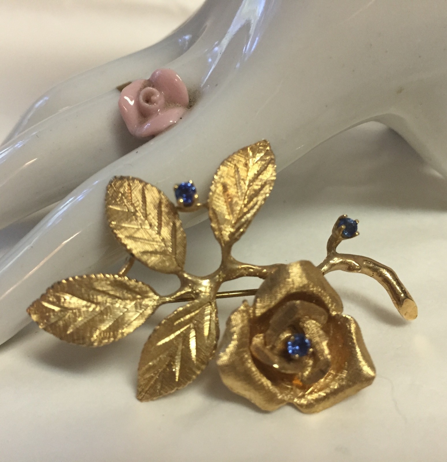 Vintage FJG 969 14K GOLD SAPPHIRE “ROSE FLOWER” BROOCHFine Jewelers