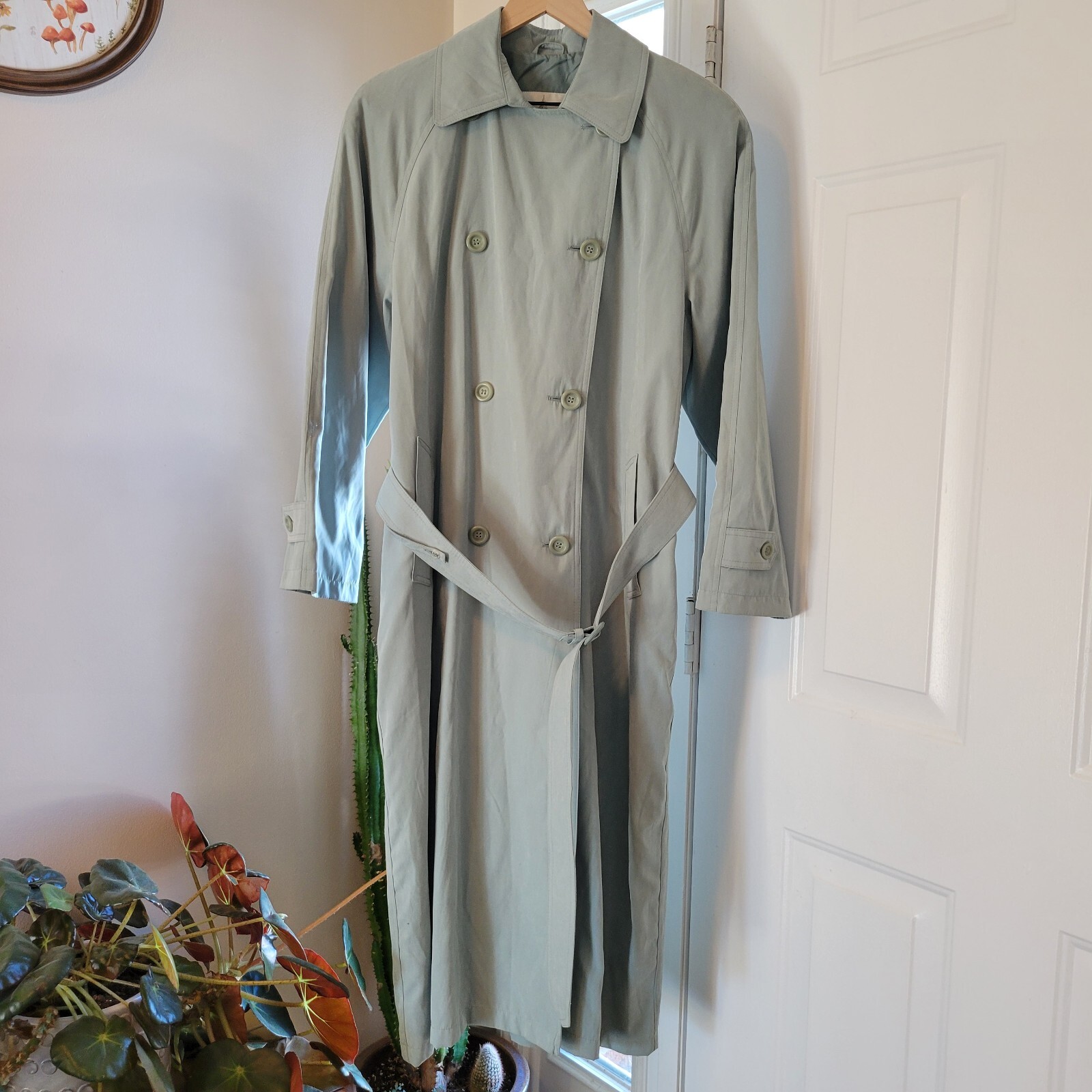 London Fog Mint Green Long Sleeve Belted Business Trench Coat in Size 12P Soft and Stylish