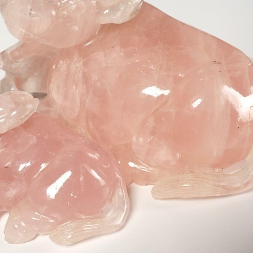 Hand Carved Pink Rose Quartz Bull Figurines Sculptures Possibly Chinese Pair 2 - Picture 5 of 8