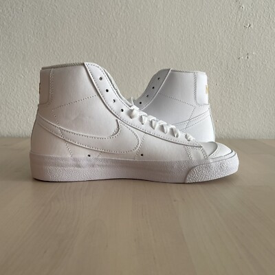 Nike Blazer Mid '77 LX Lucky Charms White Gold Women's Size Nike Blazer Mid '77 LX Lucky Charms White Gold Women's Size