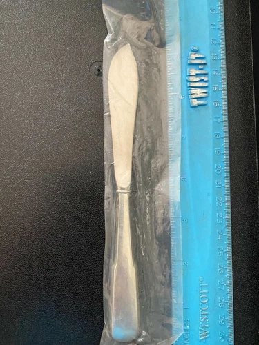 International Sterling 1810  MASTER BUTTER   NOT MONOGRAMMED     GREAT SHAPE