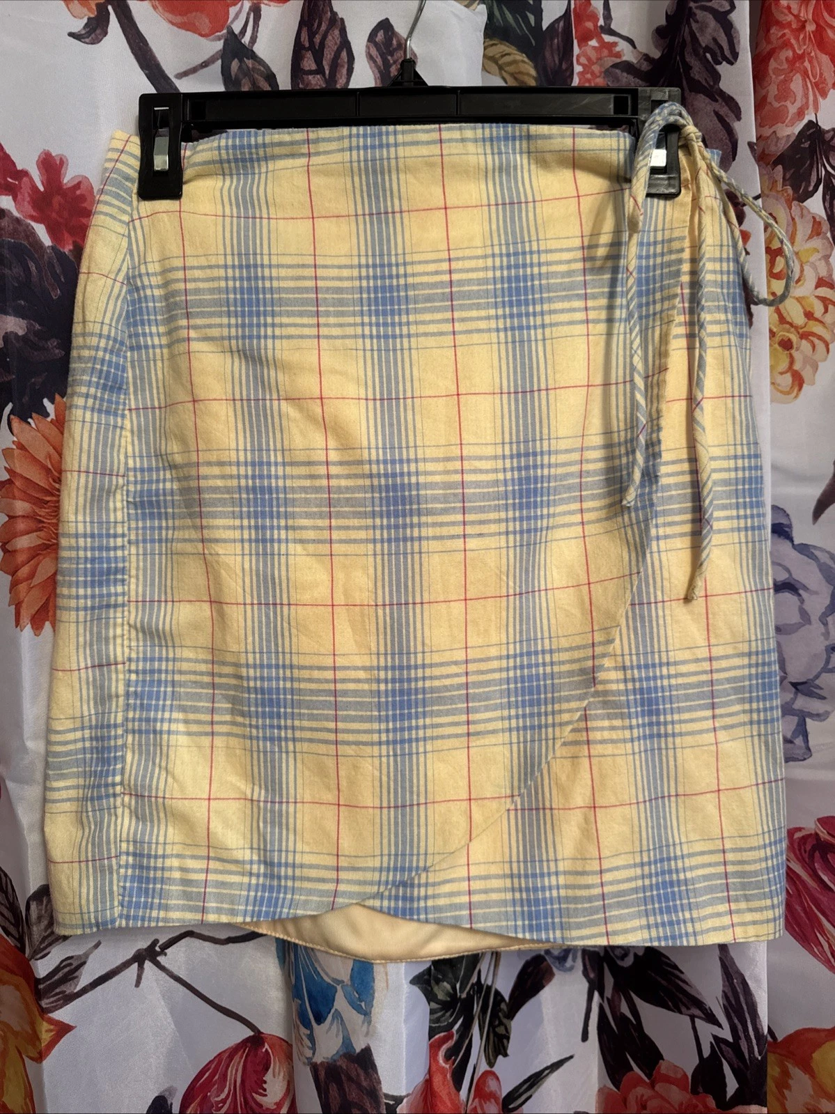 Altar’d State Women’s Size Medium Yellow/Blue Plaid Wrap Mini Skirt
Opens in a new window or tab