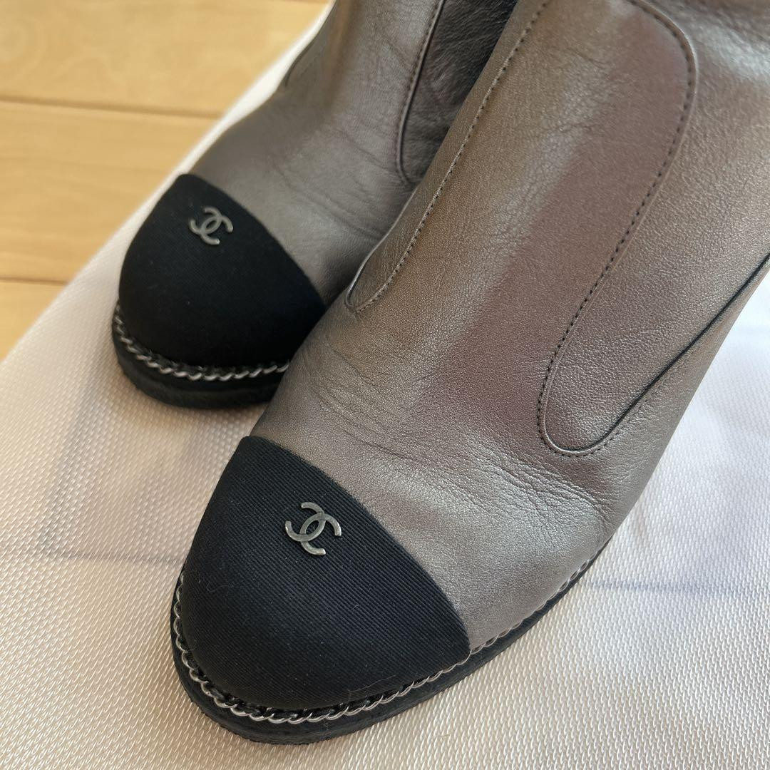 Chanel Round Toe Boots Bicolor Leather With Coco Mark Size 37 US About7 Women thumbnail 8