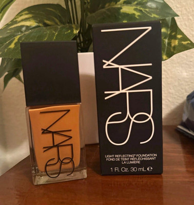 NARS Light Reflecting Foundation Medium-Deep 2.6 Huarine Shade 1 fl oz