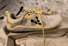 VIVOBAREFOOT EVO LITE M, GRIGIO/GIALLO, 44 EU SCARPE VEGANE EFFETTO PIEDI SCALZI