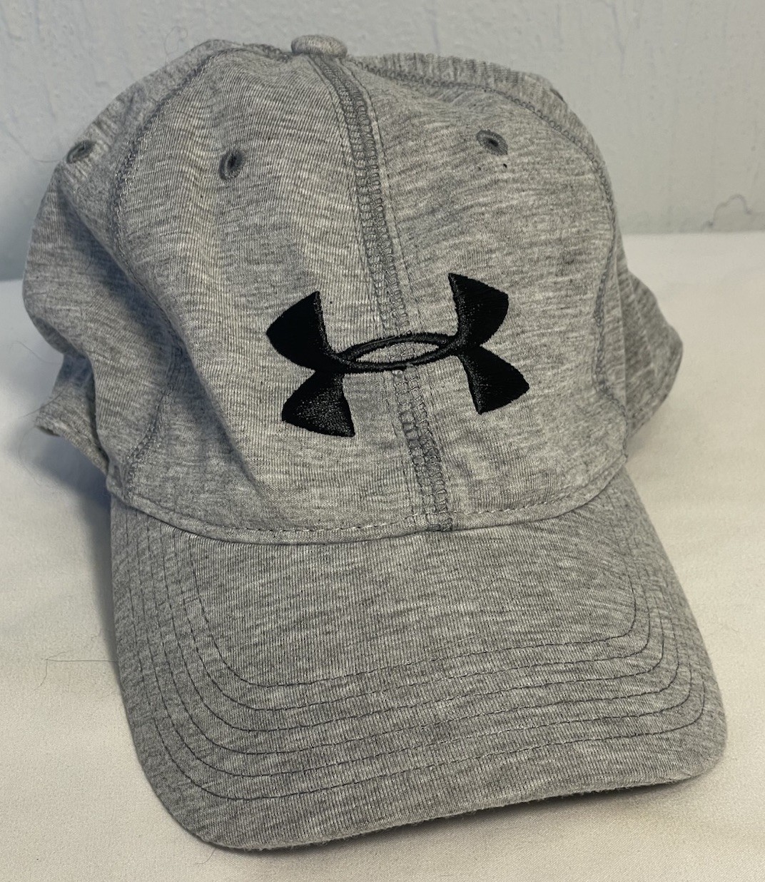UNDER ARMOUR GRAY BASEBALL CAP HAT ONE SIZE FITS ALL ADJUSTA