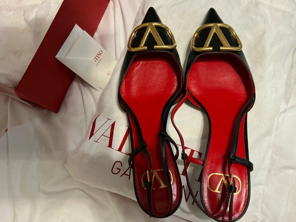 ($1,150) Valentino Garavani VLOGO Slingback насосы-Nero (черный), размер 8, носили один раз - Изображение 2 из 4