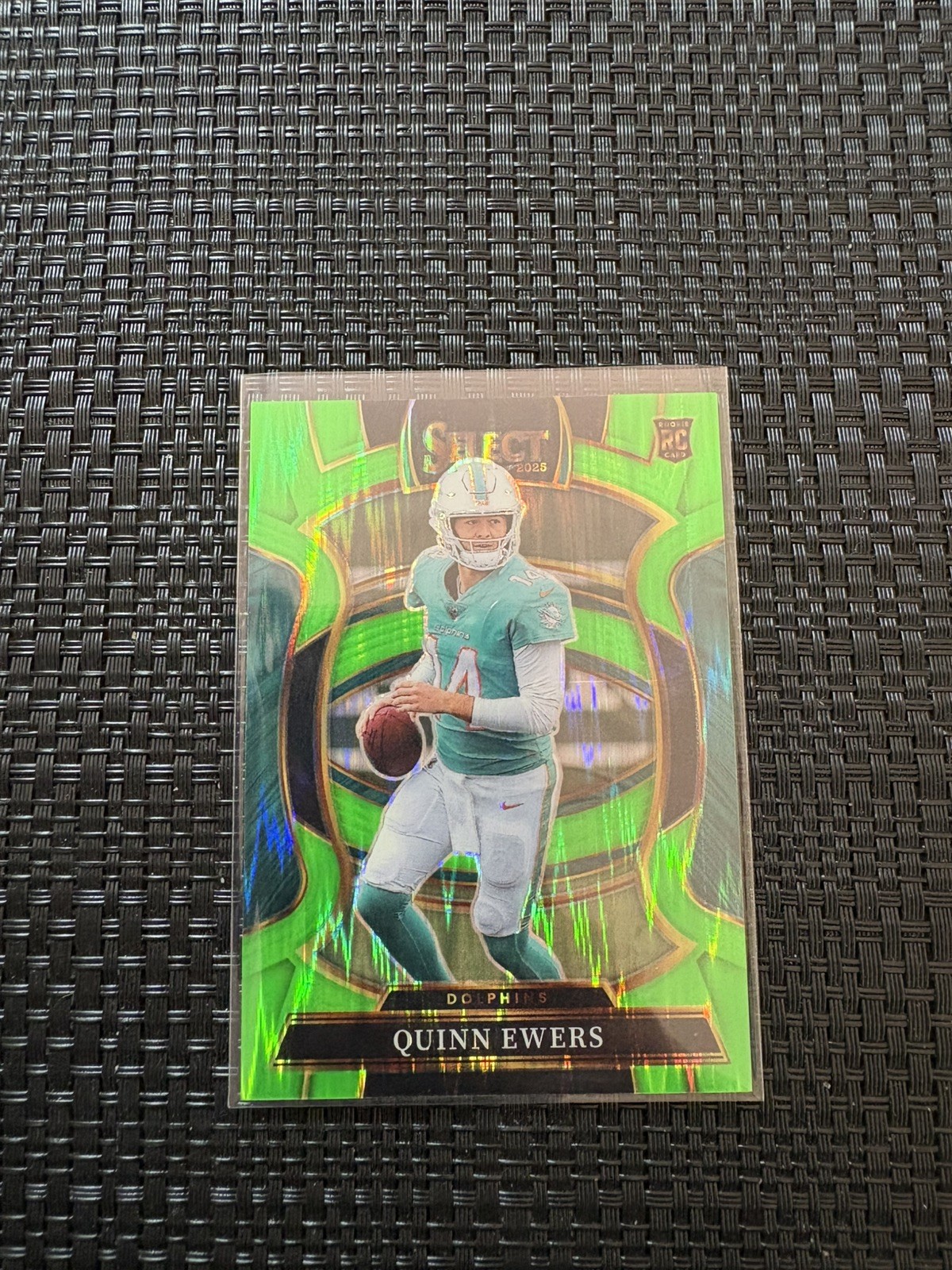 2025 Panini Select Quinn Ewers Neon Green Prizm Shock RC /699 #82