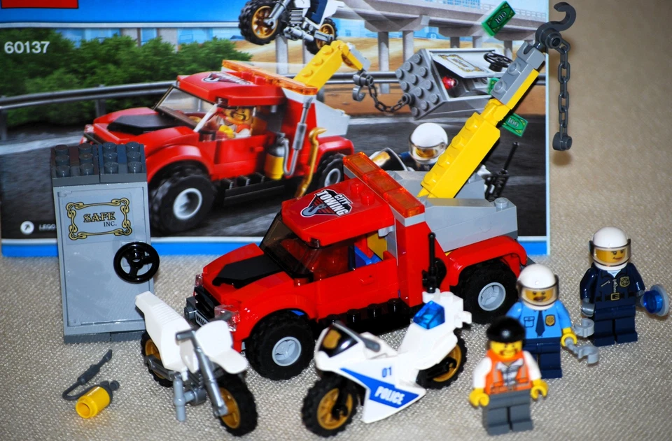 LEGO City 60137 Tow Truck Trouble, Foto 2 von 3