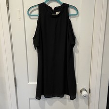 Everly Little Black Dress Sz M Keyhole Cold Shoulder Classic Minimalist