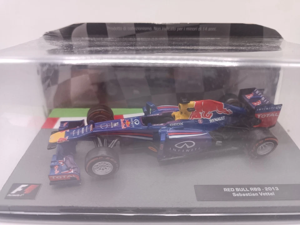 FORMULA 1 SEBASTIAN VETTEL RED BULL RB9 2013. SCALA 1:43 - Immagine 3 di 4