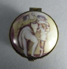2 - Erotic Pill  box porcelain KPM trinket snuff box boite à pillules