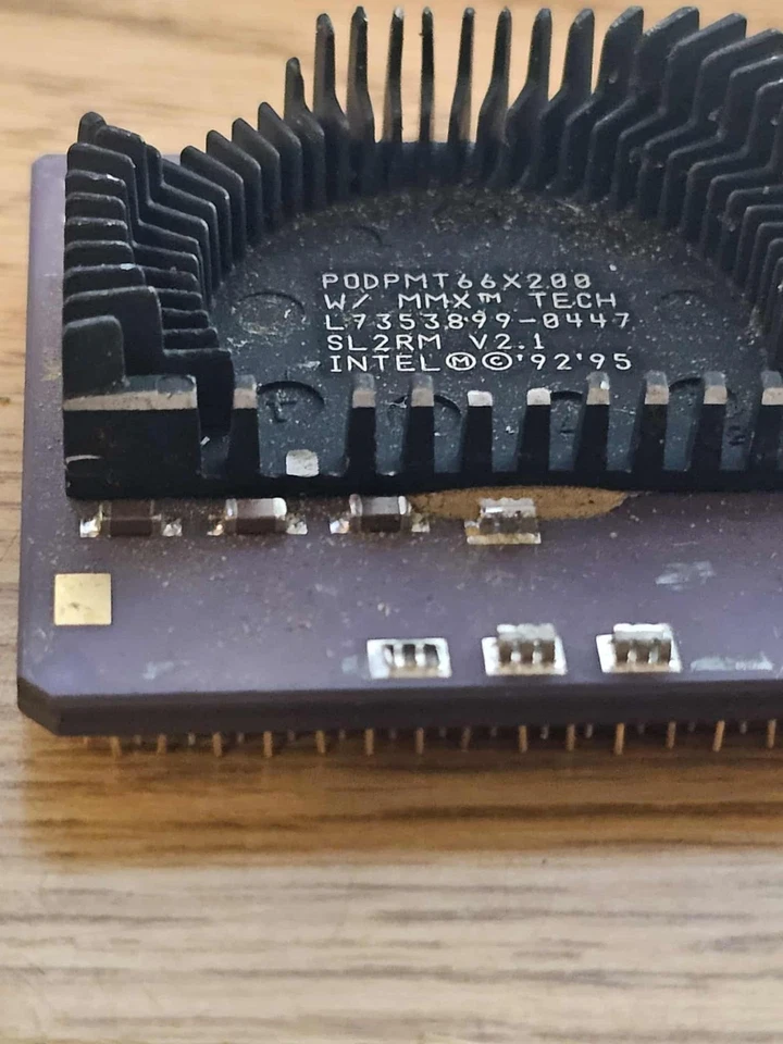 Vintage Intel Pentium MMX Overdrive CPU 200MHz PODPMT66X200 SL2RM - Tech Special - Image 2 of 4