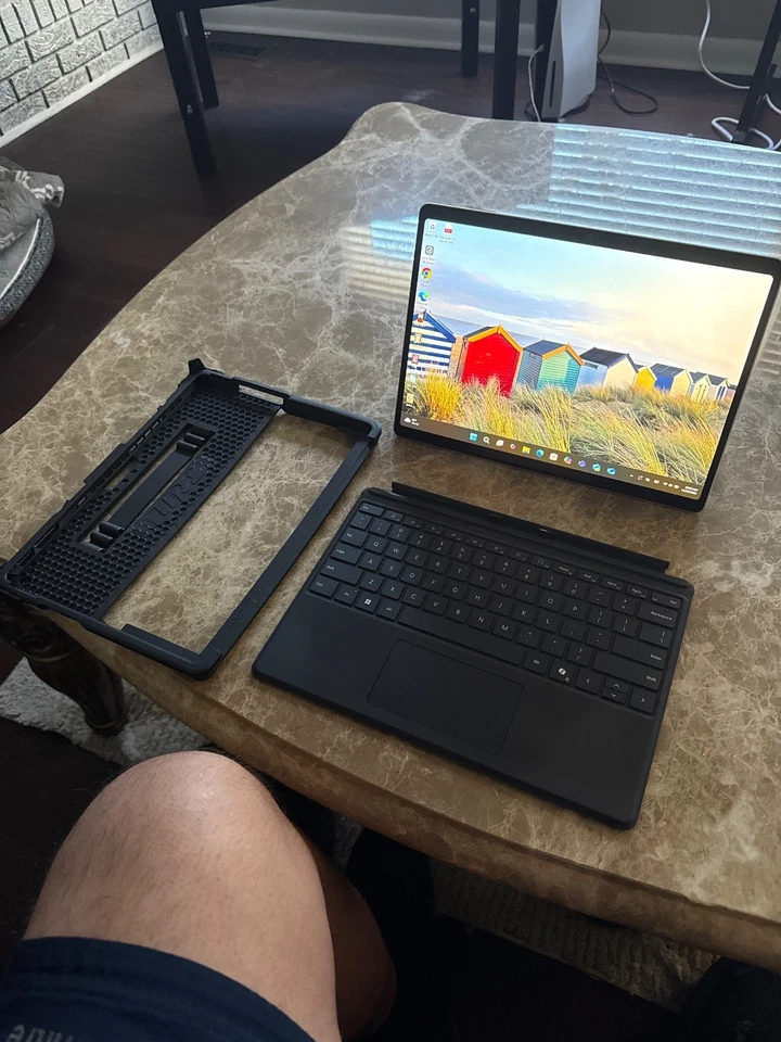 Microsoft surface pro 11th edition 13inch, copilot with Microsoft keyboard   - Image 4 of 4