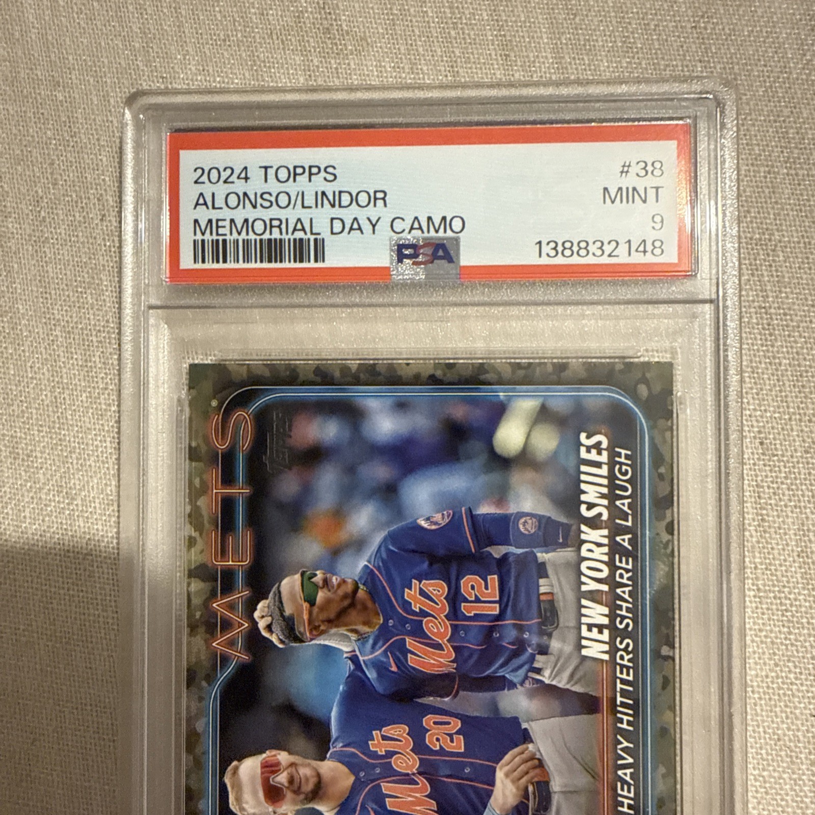 2024 Topps Mets Heavy Hitters Share a Laugh Memorial Day Camo #/25 PSA 9 view 4