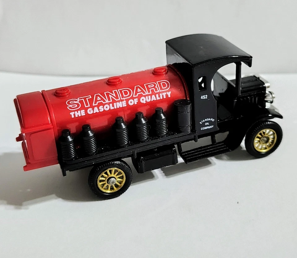 Lledo England Diecast Red Crown 1927 Gasoline Tanker Standard Oil Chevron 90mm - Image 3 of 4