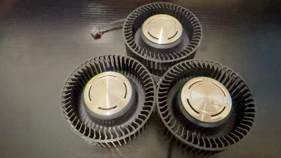 Replacement fan for nVidia GTX Graphic Cards ( BFB0712HF ) - Image 4 of 4