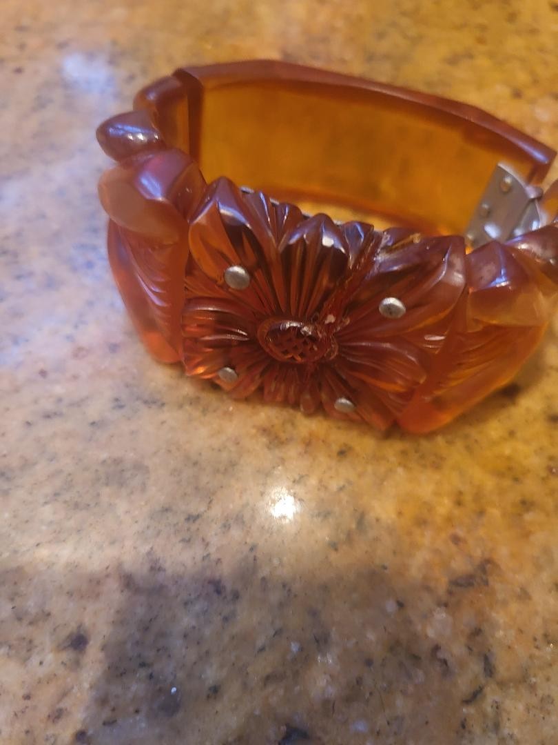 Art Deco Bakelite Hinged  Translucent Bangle Brac… - image 4