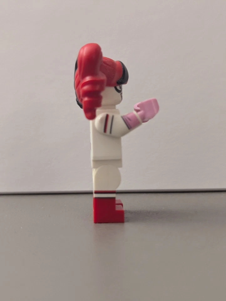 Мини-фигурка LEGO Harley Quinn DC Batman серия 1 медсестра (C) - Изображение 4 из 4