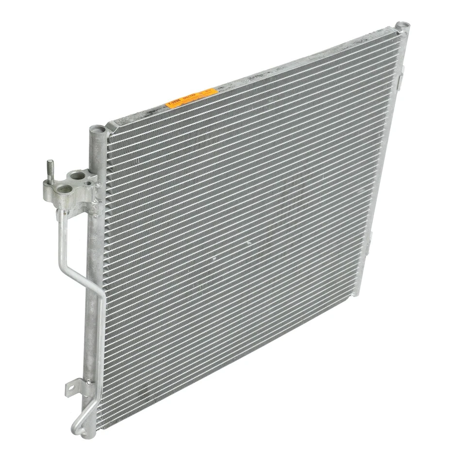 GENUINO CONDENSADOR DE AIRE ACONDICIONADO JEEP LIBERTY 2005-2007 OEM NUEVO 2AMC3596AA Foto 2 de 4