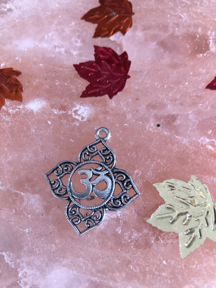 OHM OM AUM Buda Loto Colgante Plata Dije, Budista, Yoga Dije Colgante Foto 3 de 4