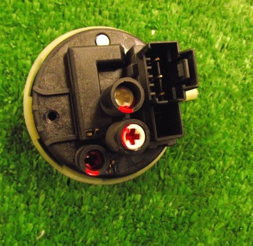 Waschmaschine INDESIT IWB5113 Druckschalter