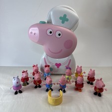 Lot Of 12 Peppa Pig Characters Figures W/Carrying Medic Case  1 Bandage Toys