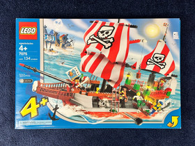 Vintage Lego Captain Redbeard's Pirate Ship 7075 & Pirate Dock 703 Set Lot Of 2