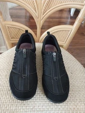 Easy Spirit Bestrong Zip Up Slip On Sneakers Black Size 10 Wide Women EUC