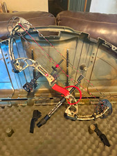 PSE  Revenge Compound Bow Hunting Bow, Right-Hand, Camo 70lb new string