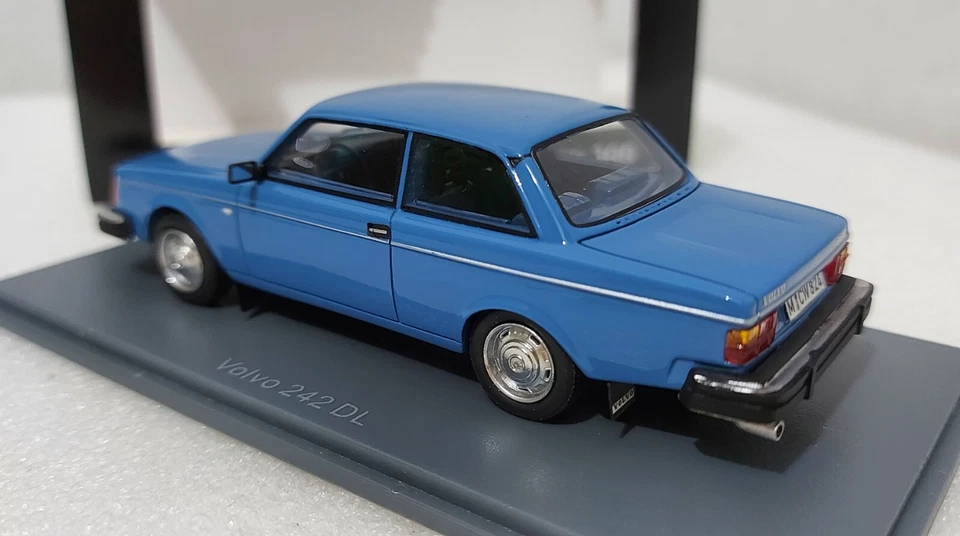 Volvo 242 DL 2-Door Ceramic Blue 1979 1:43 Neo 43824 (1 of 300 PCS) RARE!! - Image 3 of 4