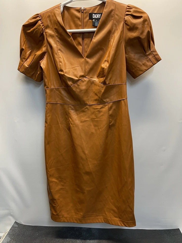 Vestido DKNY imitación cuero marrón talla 4 Foto 2 de 4