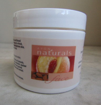 Avon Naturals Energizing Peach & Almond Milk Face Cream 2.5 fl oz NOS