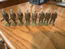 BRITAINS TOY SOLDIERS SET 195   BRITISH INFANTRY WITH STEEL HELMETS   L K 