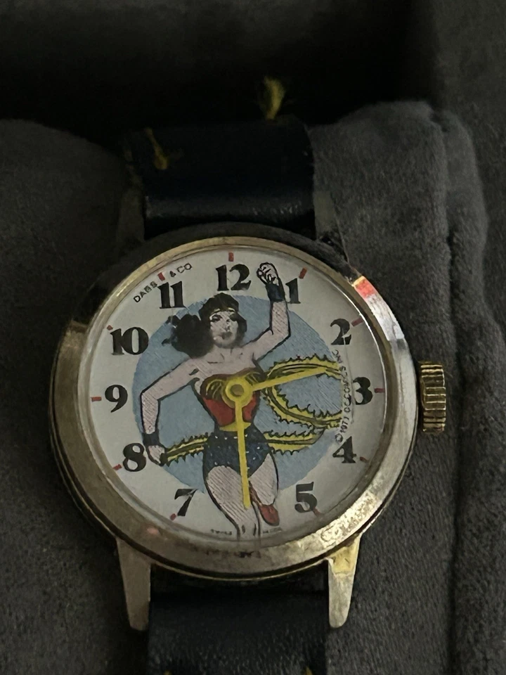 1977 DC Comics Wonder Woman 177 Dabs & Co 26mm Mechanical Wind Watch 6" running - Image 2 of 3