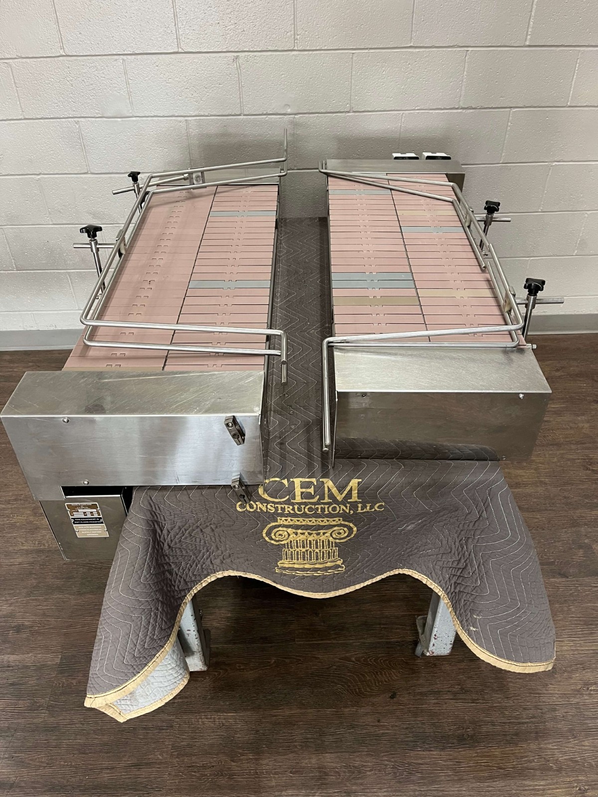 King IL-UC2 Bi-Directional Accumulation Table and Kaps-All Spacing Wheel