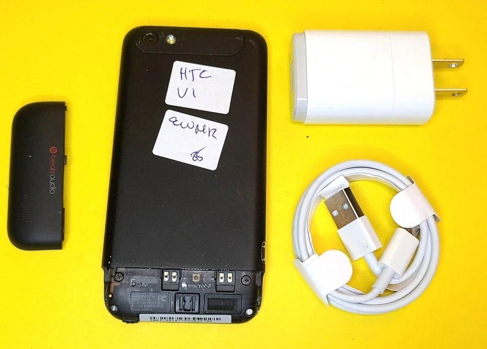 HTC ONE V UNLOCKED CELL PHONE CELLULAR FIDO CHATR TELUS ROGERS BELL KOODO+++ - Image 2 of 4