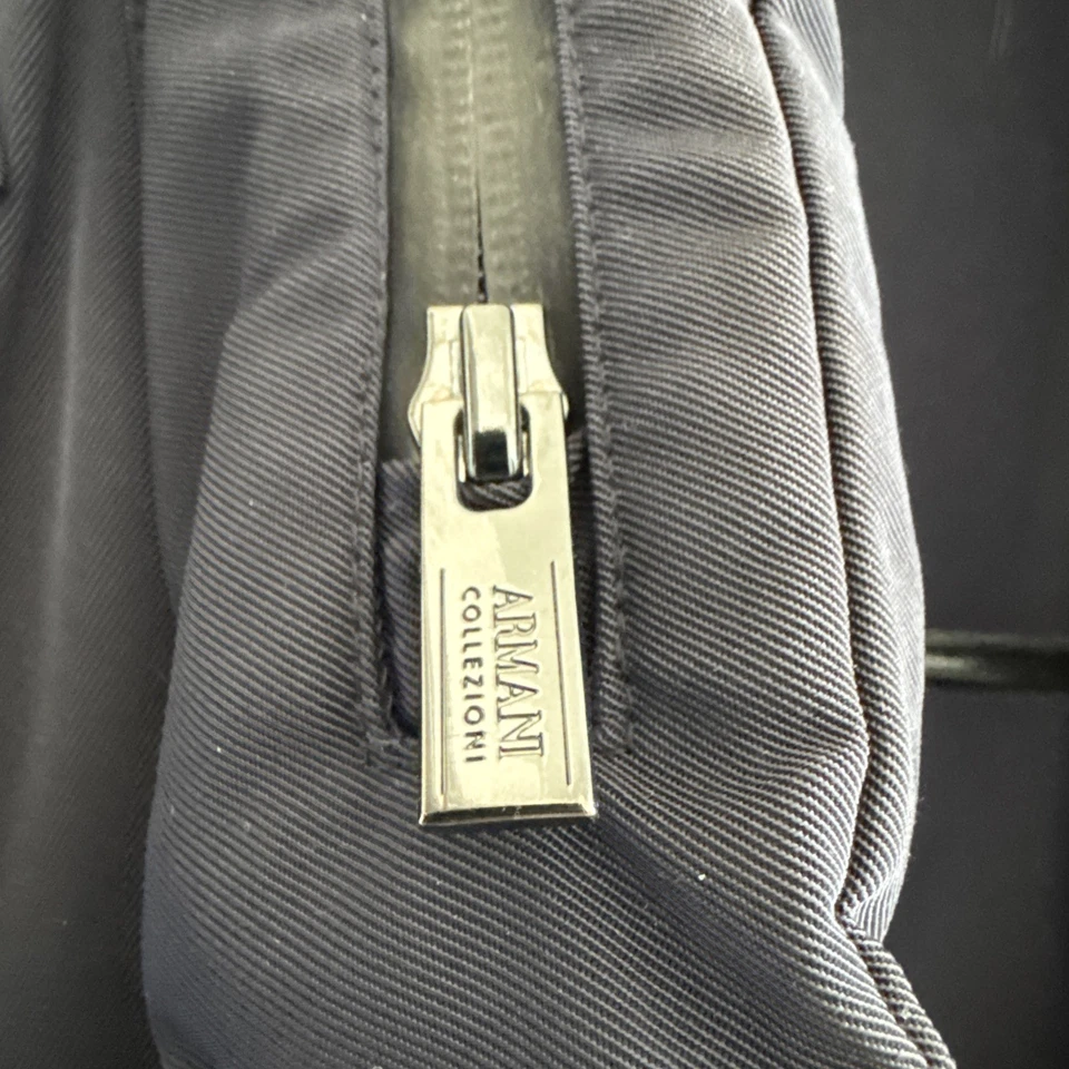 ARMANI COLLEZIONI MEN'S NAVY BLUE WATER REPELLENT RAIN COAT  WINDBREAKER SIZE 50 - Image 3 of 4