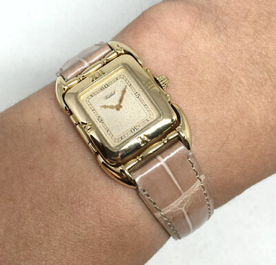 TABBAH Saga Quartz Gold 18k Lady's Watch Size 22×34 mm TABBAH Saga Quartz Gold 18k Lady's Watch Size 22×34 mm