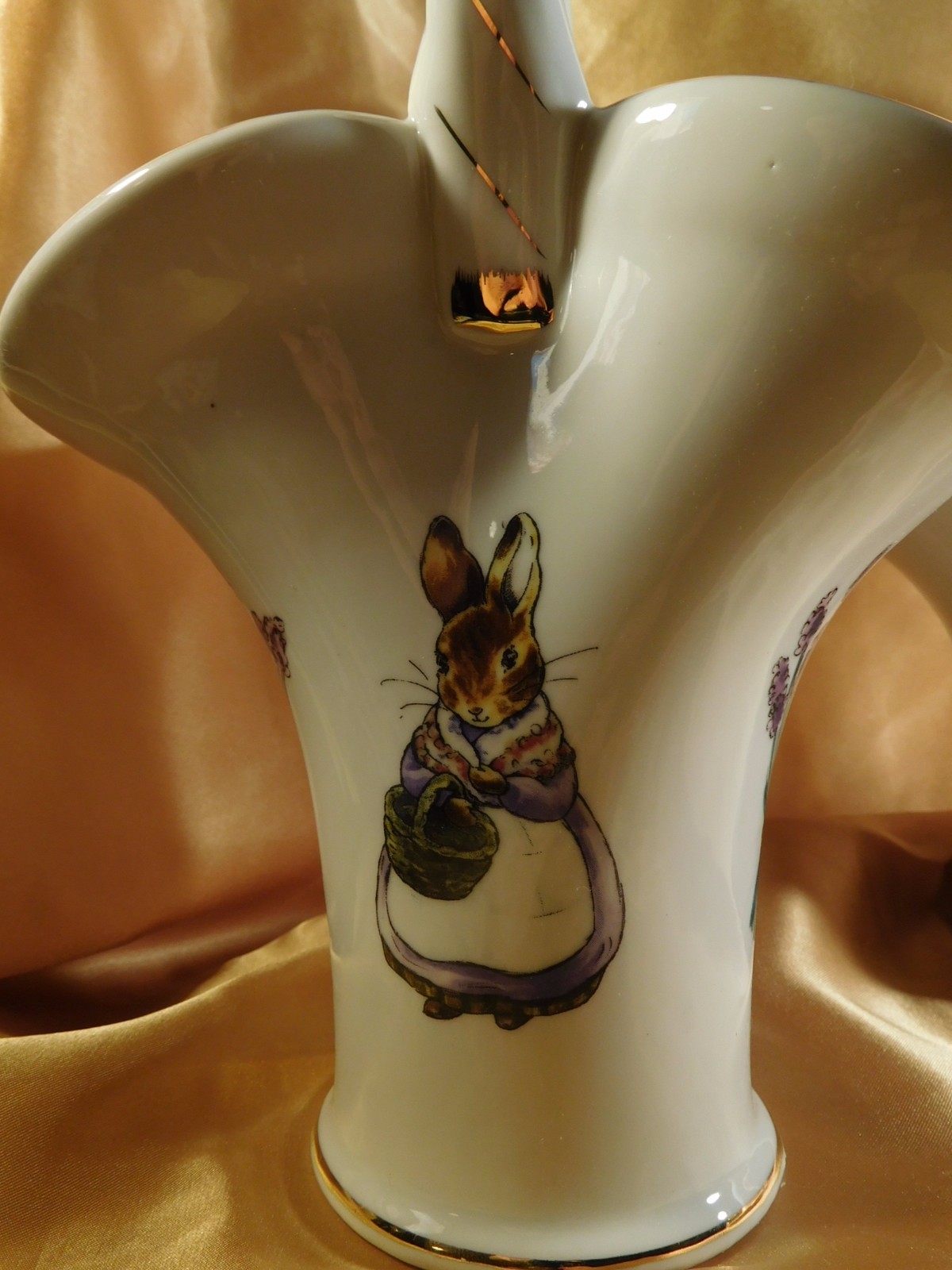 Peter Rabbit Vases Peter Rabbit set of 2 handled vases with gold accents, Frederick Warne ...