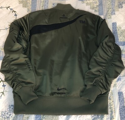 Nike Sportswear Swoosh Reversible Bomber Jacket Green DD6055 Nike Sportswear Swoosh Reversible Bomber Jacket Green DD6055