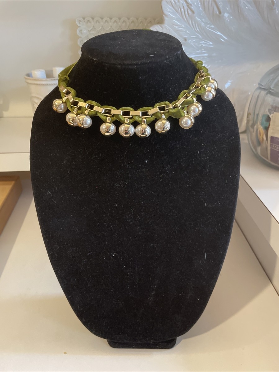 $98 NWT CAROLEE WOMENS GREEN VELVET IMITATION PEARL CHOKER TIE