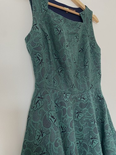 Abito Eva Franco aderente e svasato jacquard Andrassy taglia 6 verde nuovo con etichette anthropologie - Foto 4 di 11