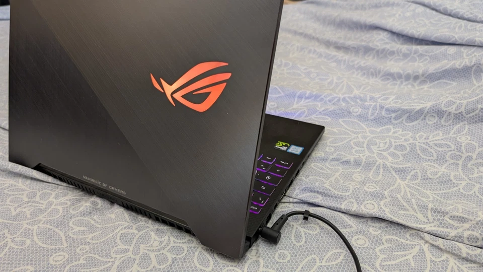 ASUS ROG Strix SCAR II 15.6" (1 TB, Intel Core i7 8a Gen., 2.2 GHz, 32GB) - Immagine 4 di 4