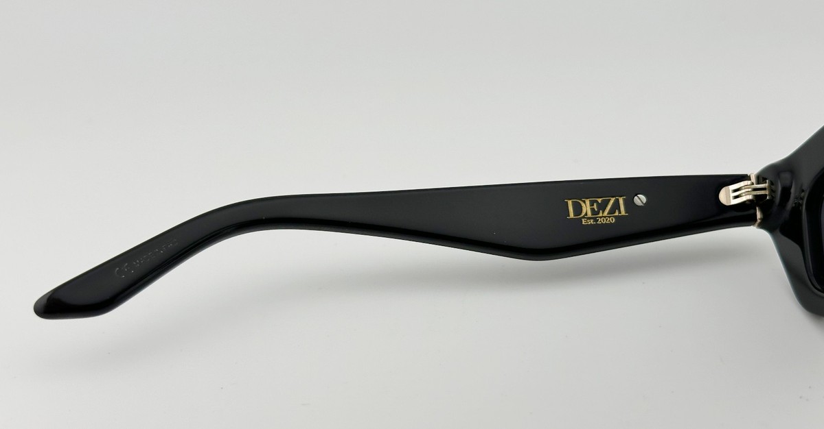 Quay Australia x Desi Perkins- On Read Buy Quay Australia X Desi Perkins HIGH KEY Sunglasses in  main image 4