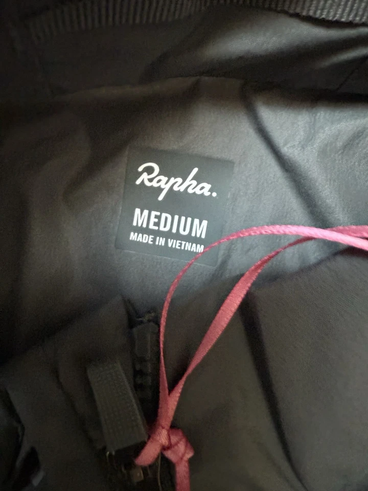 Rapha Women's Pro Team Cycling Gilet Dark Grey/Silver BNWT Size Medium - Image 4 of 4