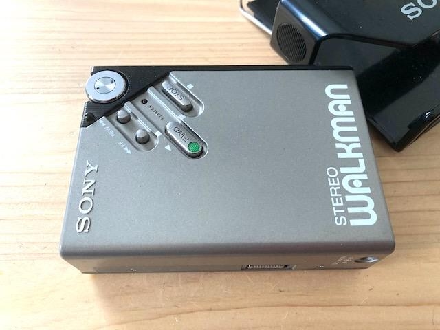 SONY　WALKMAN　WM-2　カセットウォークマン　シルバー　ケース付 Sony Wm-2 Silver Walkman 2 Portable Cassette Player Serviced