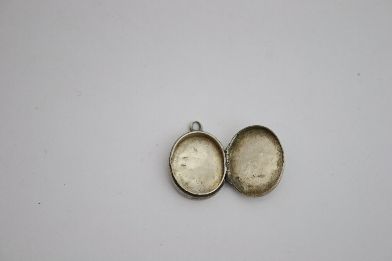 Victorian antique sterling solid silver locket - image 4
