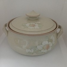 Denby Daybreak Lidded Casserole Dish 19cm Diameter Large 3 Pints Fine Stoneware